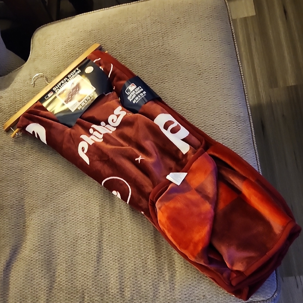 Philadelphia Phillies Super Soft Plush Throw, 60x70", Brand New In Package!